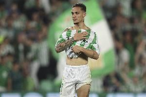 ESPN：贝蒂斯无力承担安东尼的永久合同，希望再次商讨租借