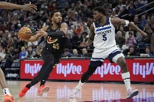 新赛季分卫排名：华子力压米切尔登顶 布克仅第五 里夫斯进入前十