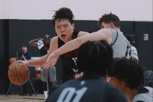 媒体人：除了球场视野&支配球 杨瀚森的人球结合能力绝对也是一流