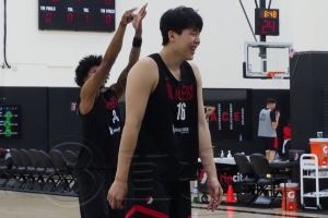 小吧探班啦🤓现场直击杨瀚森训练 打磨罚球 今天的氛围很轻松！