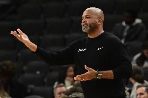 比克斯塔夫谈应对犯规麻烦：我们努力掌控混乱局面