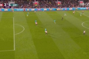 吓人！小蜜蜂一波反击又到利物浦门前，但蒂亚戈停大了