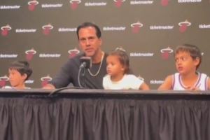 带孩子出席发布会!斯波谈火灾:我们家族向来坚韧 现在一切安好